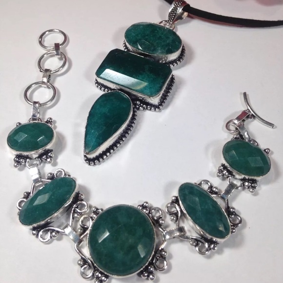 Handmade In India Jewelry - Emerald Pendant and Bracelet set Handcrafted